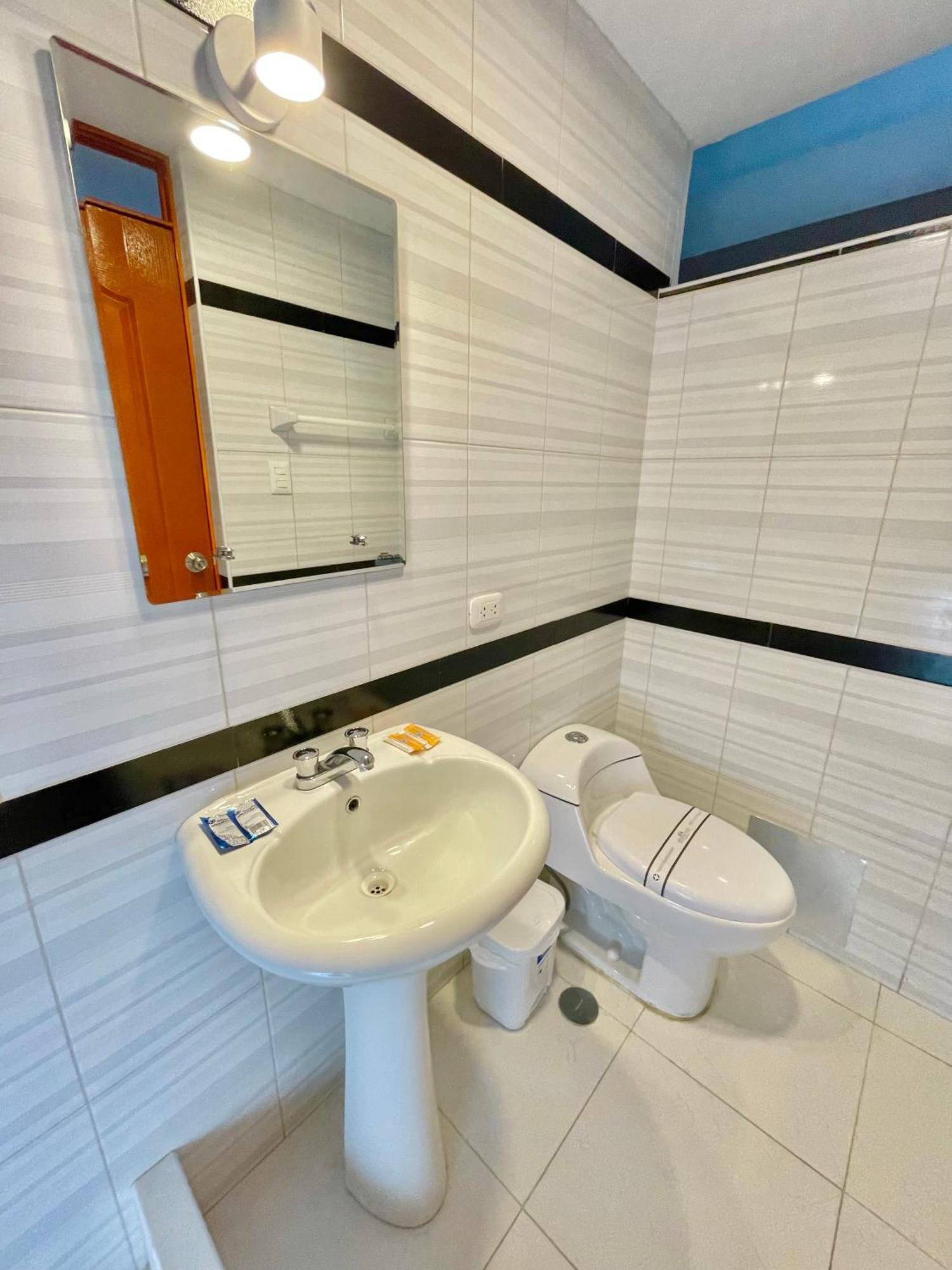 Jultom Inn Hotel & Suites Trujillo Eksteriør billede