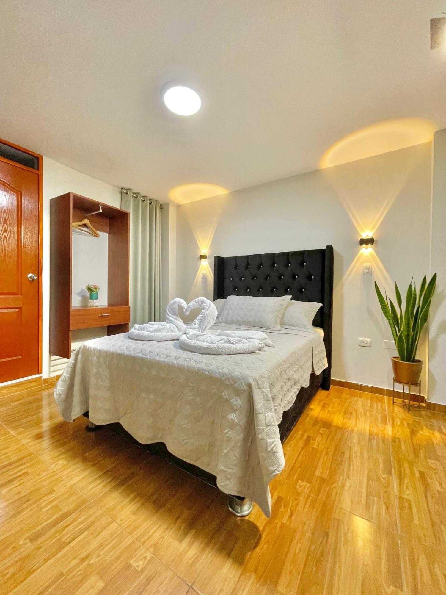 Jultom Inn Hotel & Suites Trujillo Eksteriør billede